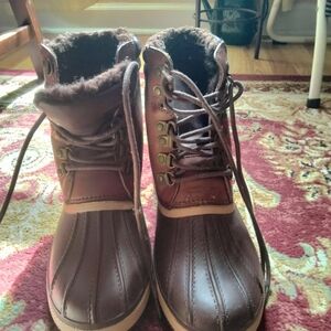 Brown Lace-Up Winter Boots